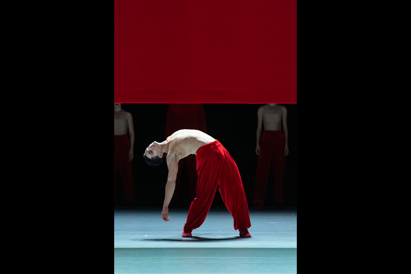 in: IM VERBORGENEN
Choreografie: FADE-OUTS